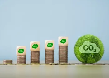 Graph showing rising CO2 emissions alongside increasing costs. American environmental policy impact. - Supply Chain News