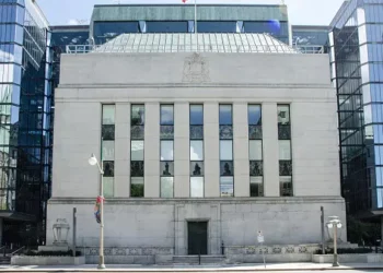 The Bank of Canada building proudly displays the highest flag in town.