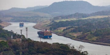 The Panama Canal in Brazil serves as a vital waterway, effectively reducing traffic congestion and connecting various regions. Furthermore, it plays a critical role in mitigating the impact of severe droughts by facilitating water