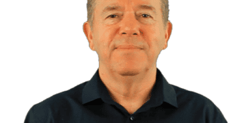 Delloop Inc. launches a game-changer as a man in a black shirt stands in front of a white background.