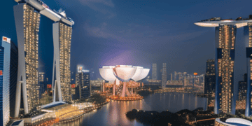 Night view of Singapore skyline, including Marina Bay Sands. - Supply Chain News