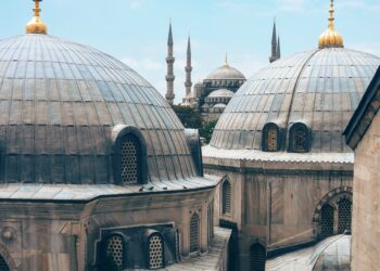 The blue mosque in Istanbul, Turkey.