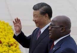Chinese president Xi Jinping and South African president Nelson Mandela met to discuss trade deals.