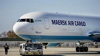 Maersk Expands Air Freight Operations Amid Industry Shifts