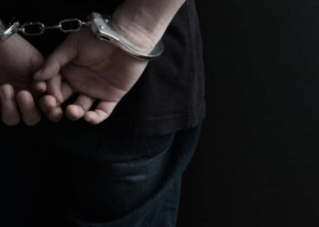 Authorities Apprehend Group Involved in Counterfeit Car Windshield Scheme