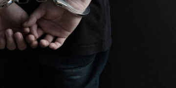 Authorities Apprehend Group Involved in Counterfeit Car Windshield Scheme