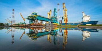 Vietnam Addresses Maritime Transport Challenges Amid Red Sea Crisis