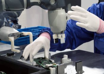 Brooks Automation Awarded 2024 New Product Introduction Honor for Collaborative Robots in Electronics Testing