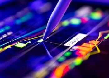 Traders Monitor Progress of Tapestry-Capri Deal Amid Regulatory Concerns