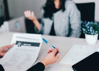 US Manufacturing Sector Faces Worker Shortage, Impacting Global Competitiveness