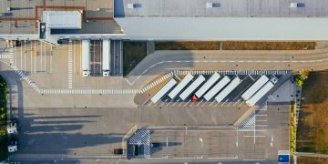 The Future of Logistics: Embracing Digitization and AI to Enhance Efficiency and Sustainability