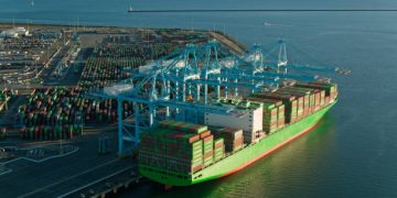 Việt Nam's January Export Surge: Record-Breaking Performance and Global Trade Insights