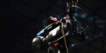 New Zealand Journalist Secures Exclusive Interview with Foreign Minister Peters on Trade Relations with India