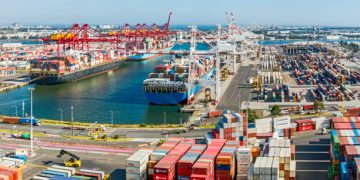 Pakistan's Trade Deficit Widens: Latest Import/Export Statistics Revealed