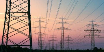 Ukraine Forecasts Increased Electricity Exports Amid Favorable Weather Conditions and Infrastructure Stability