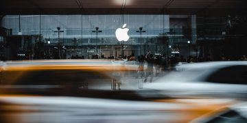 Apple Explores Diversifying Its Supply Chain Beyond China