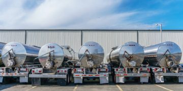 India's Oil Imports Surge to 10-Month High: Russian Supplies Soar as Saudi Flows Dwindle