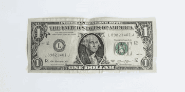 Global Travelers Navigate Impact of Strong Dollar on Currency Exchange Rates