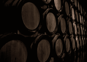 China Boosts Australian Wine Exports, But Challenges Remain