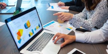 India's Exports Dip 1.2% to $33.98 Billion in July, Imports Rise 7.45%