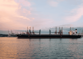 U.S. West Coast Refiners Increase Imports of Canadian Light Crude