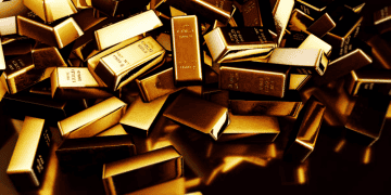 India's November Trade Deficit Reaches Record $37.84 Billion Amid Rising Gold Imports