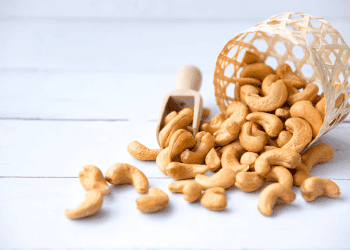 Vietnam's Cashew Industry Faces Challenges Despite Strong Export Success