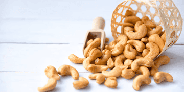 Vietnam's Cashew Industry Faces Challenges Despite Strong Export Success