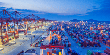 China's Export Growth Slows and Imports Shrink Amid Trade Uncertainty