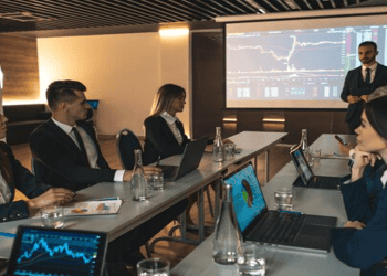 Vietnam Focuses on Strengthening Economic Cooperation with European-American Markets