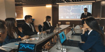 Vietnam Focuses on Strengthening Economic Cooperation with European-American Markets