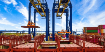 US Firms Ramp Up Imports Amid Concerns Over Potential Tariffs