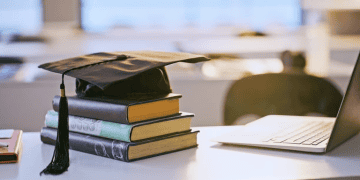 Nippon Express Group Promotes Maritime Industry Education through Scholarships