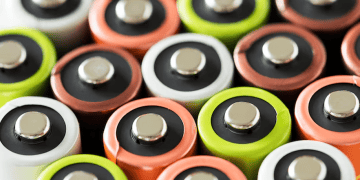 Chinese Firm Suspends Lithium Technology Exports Amid Rising Trade Tensions