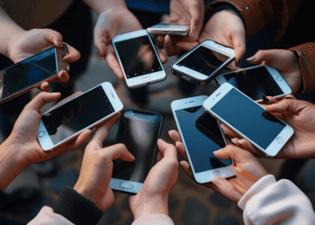 Global Smartphone Market Projected to Grow Amid China's Android Expansion and Trade Tariffs