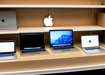 Apple-Loses-$700-Billion-in-Market-Value-Following-New-U.S.-Tariffs