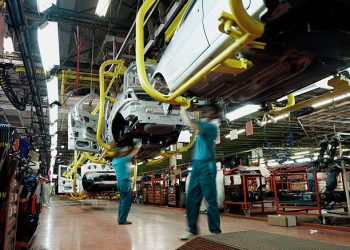 U.S. Considers Easing Auto Tariffs to Support Domestic Carmakers