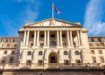 Bank of England Reduces Interest Rate, Monitors Tariff Impact