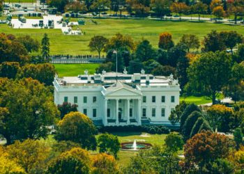 White House Urges Supreme Court to Uphold Presidential Tariff Authority