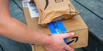 FedEx Downplays Amazon Logistics Expansion Threat