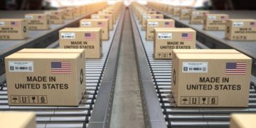 U.S. Manufacturing Grows as Jobs Fall to Multi-Year Low